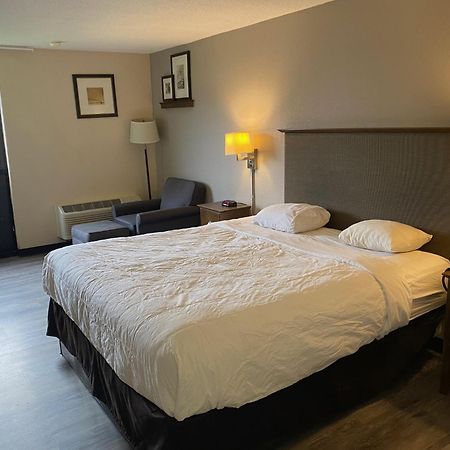Motel 6 Rochester - Airport エクステリア 写真